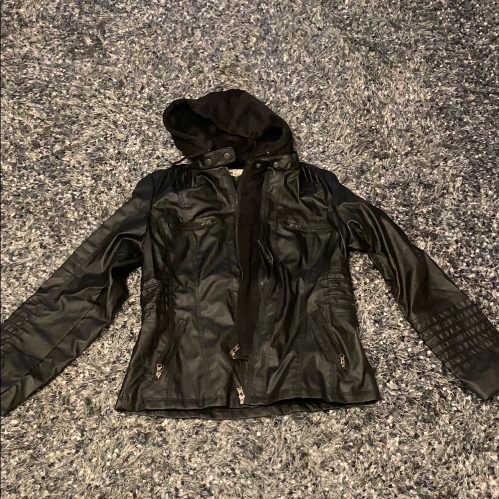 *NWOT* Black Jacket with removable hood